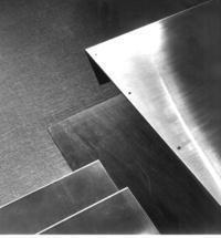 stainless steel cooking surface, photo H. Binet
